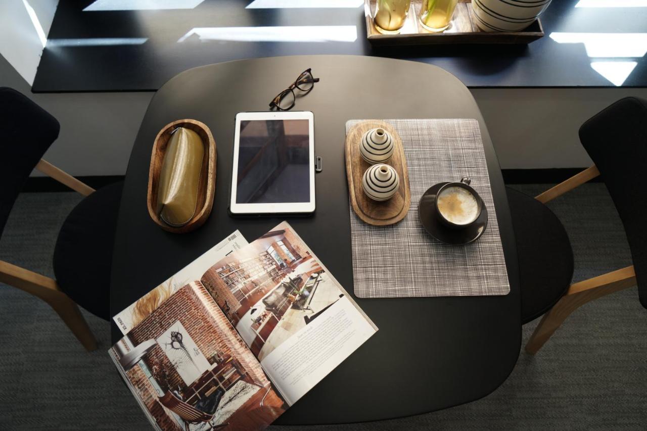 Md Design Hotel - Portal Del Real Valencia Bagian luar foto